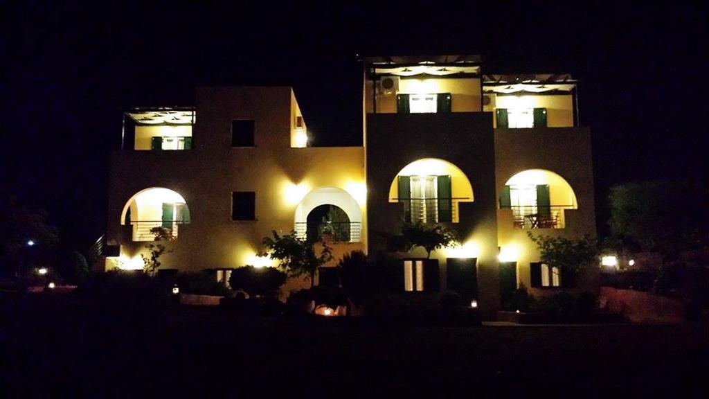 Giannikas Apartments Livadi  Bagian luar foto