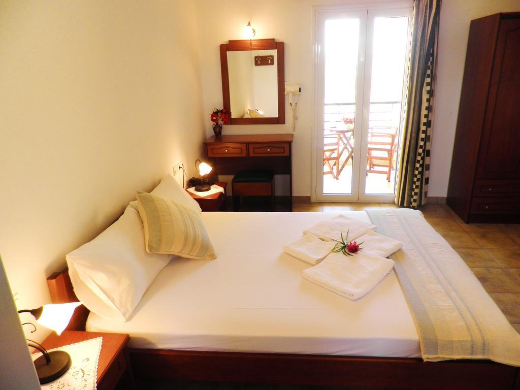 Giannikas Apartments Livadi  Bagian luar foto