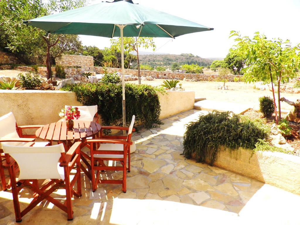 Giannikas Apartments Livadi  Bagian luar foto